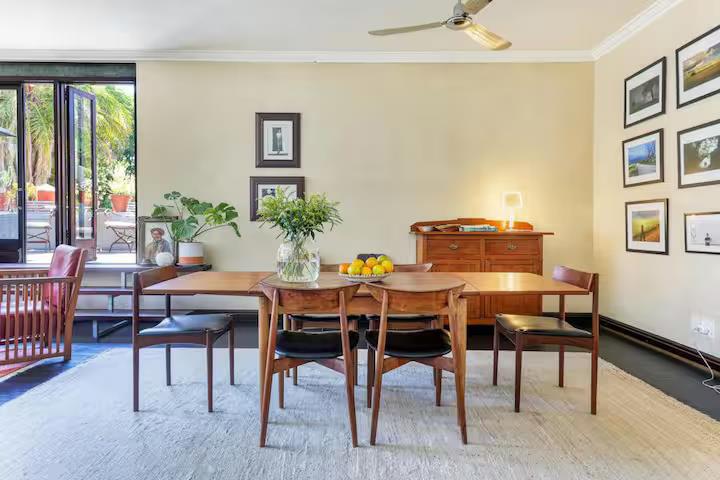 To Let 4 Bedroom Property for Rent in Tamboerskloof Western Cape